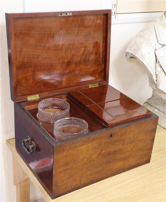 A George IV mahogany travelling tea caddy, length 41cm